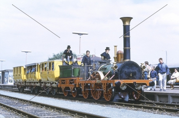 Dampflok-Dia ·  "ADLER" vor hist. Wagen - Nürnberg-Ost